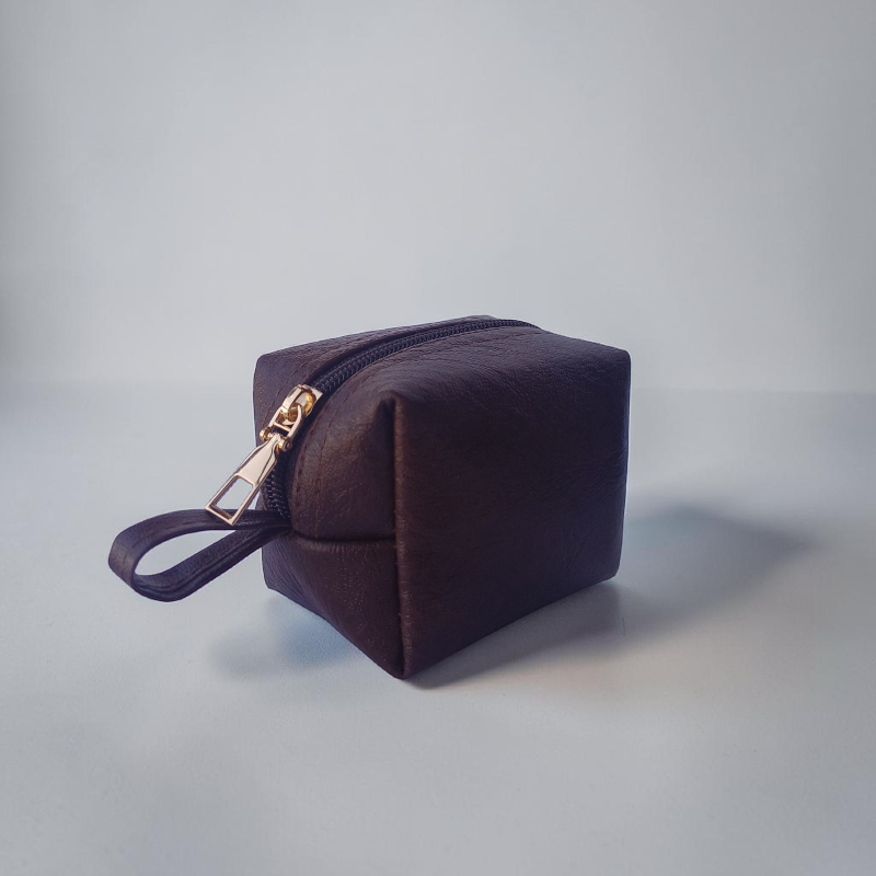 NOBLE Flow signature keepsake pouch in Velvet Taupe — set of 10