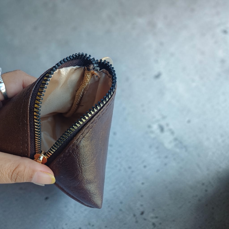 NOBLE — Cherish Gold Zipper | Premium Gold Tone Zipper Triangle Pouch NOBLE — Cherish Gold Zipper | Premium Gold Tone Zipper Triangle Pouch - Image 4